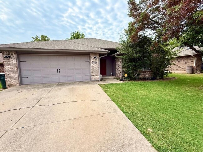 Building Photo - 2808 E Lake Dr Rental