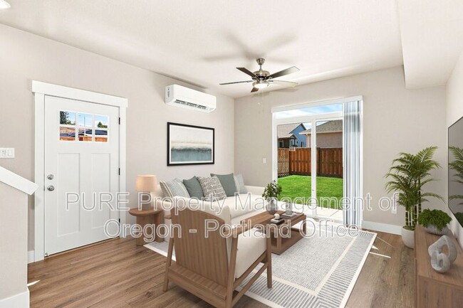Photo - 588 NE Alderwood Dr