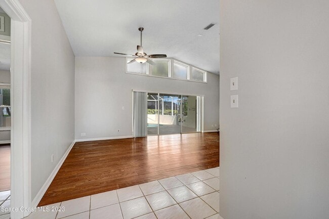 Photo - Suntree living