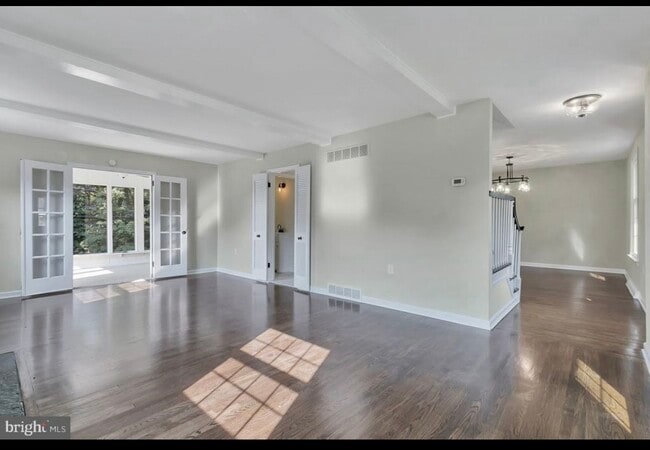 Photo - 208 Woodgreen Ct