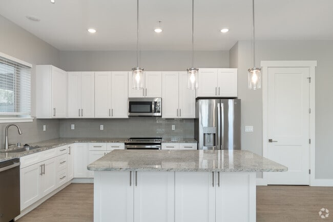 3BR, 2BA - 1,550SF - Kitchen