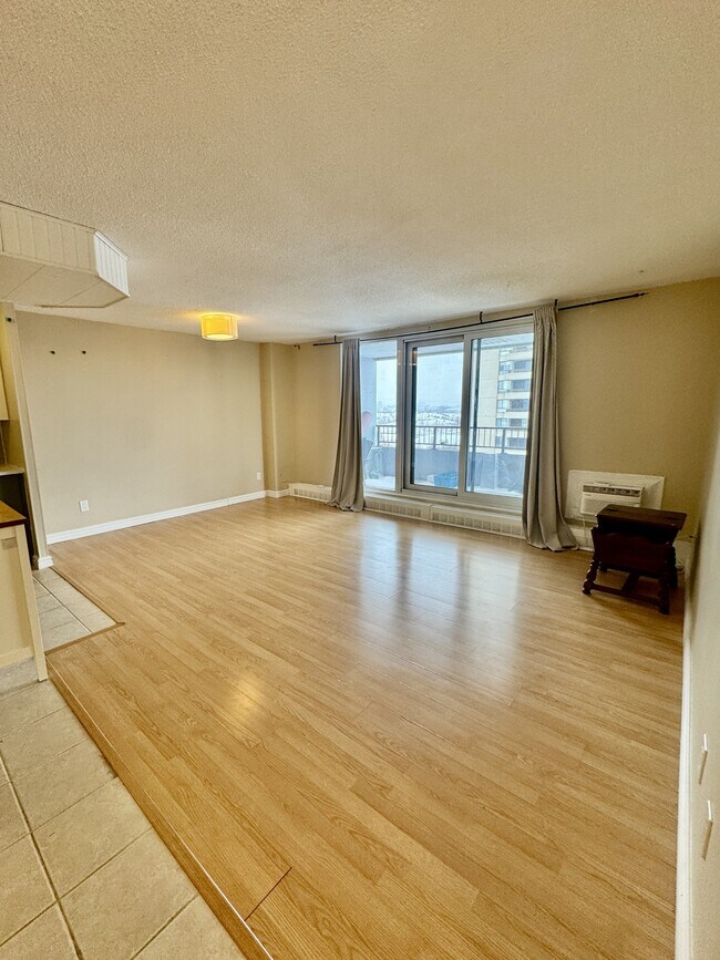 Photo - 1785 Frobisher Ln