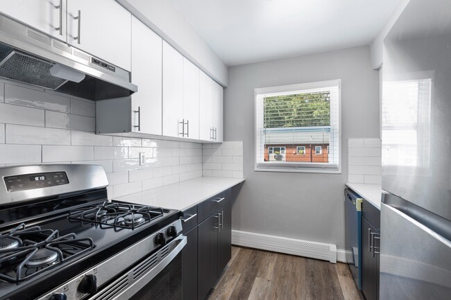 Photo - Rock Springs Apartments