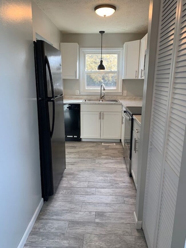 Photo - Modern & Traditional with Convenience