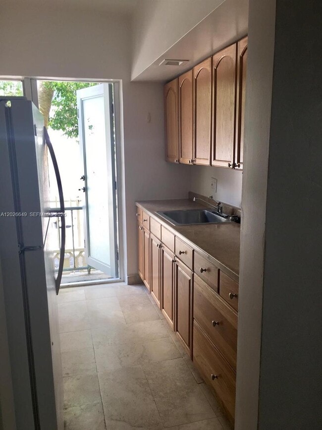 Photo - 1840 James Ave Unit 7