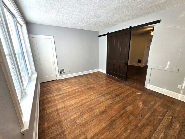 Photo - 4953 Holly Hills Ave Unit 4953A (2F)