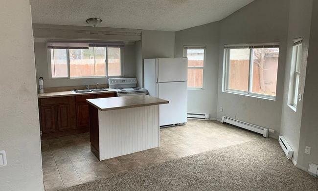 2 Bed, 1 Bath Basement Unit - 2 Bed, 1 Bath Basement House Unit