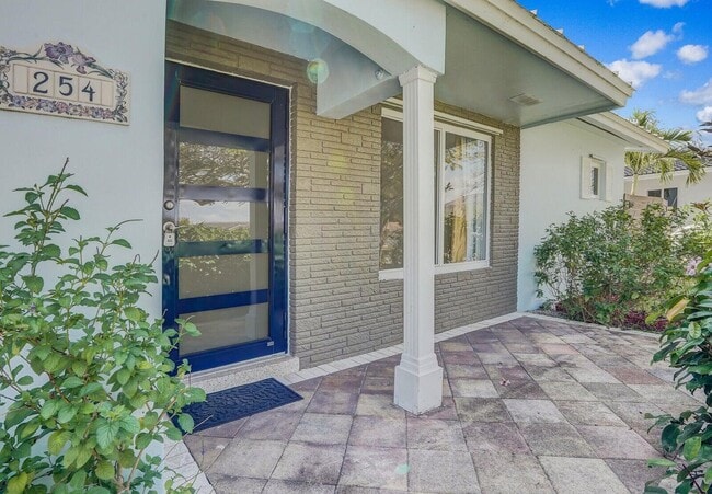 Photo - 254 NW 6th Ave