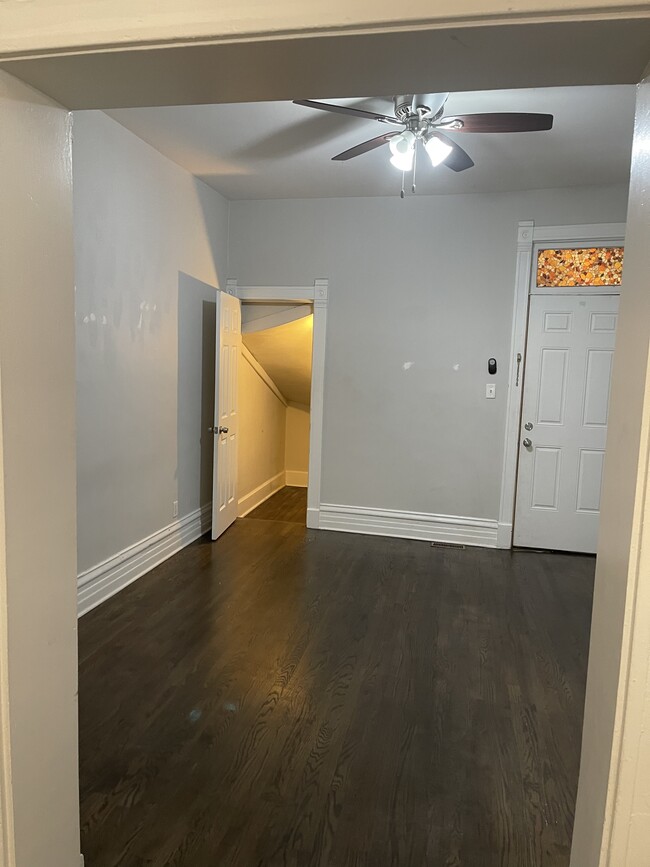 Photo - 1446 W Fletcher St Unit 1R