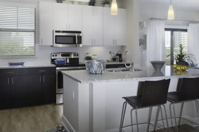 Interior Photo - Beacon 430