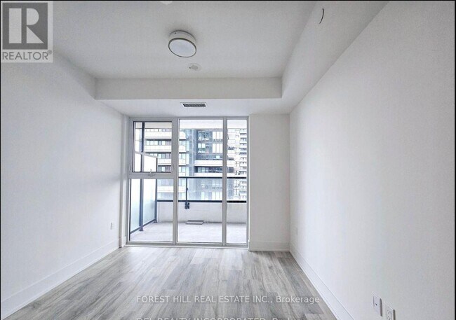 Photo - 10 Inn On The Pk Dr Unit 1707