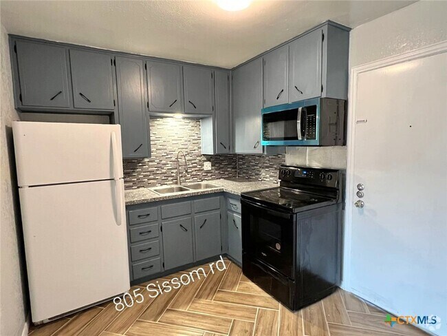 Building Photo - 805 Sissom Rd Rental