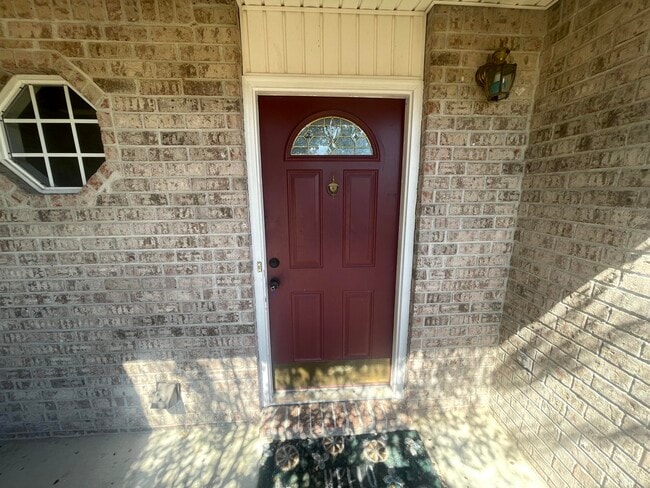 Photo - 106 Louise Dr