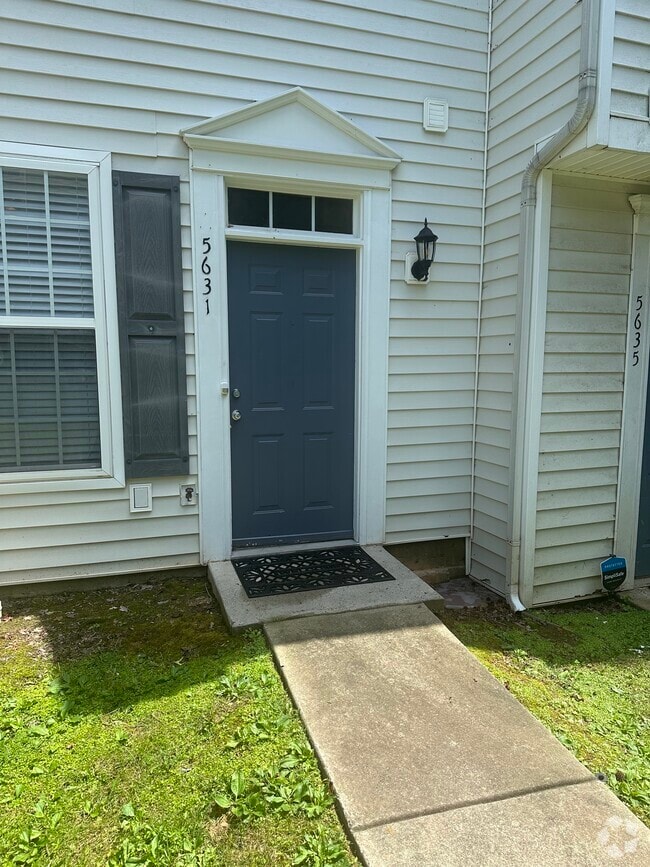 Building Photo - 5631 Seths Dr Rental