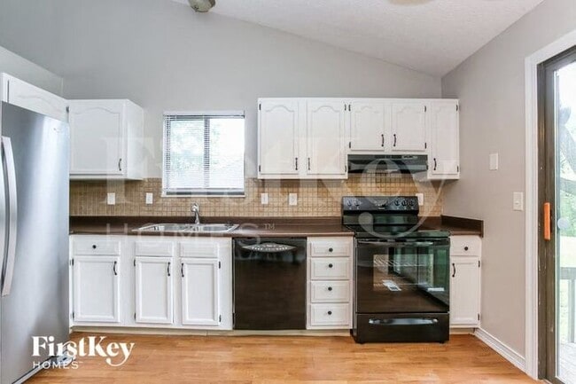 Photo - 6976 Finchley Dr