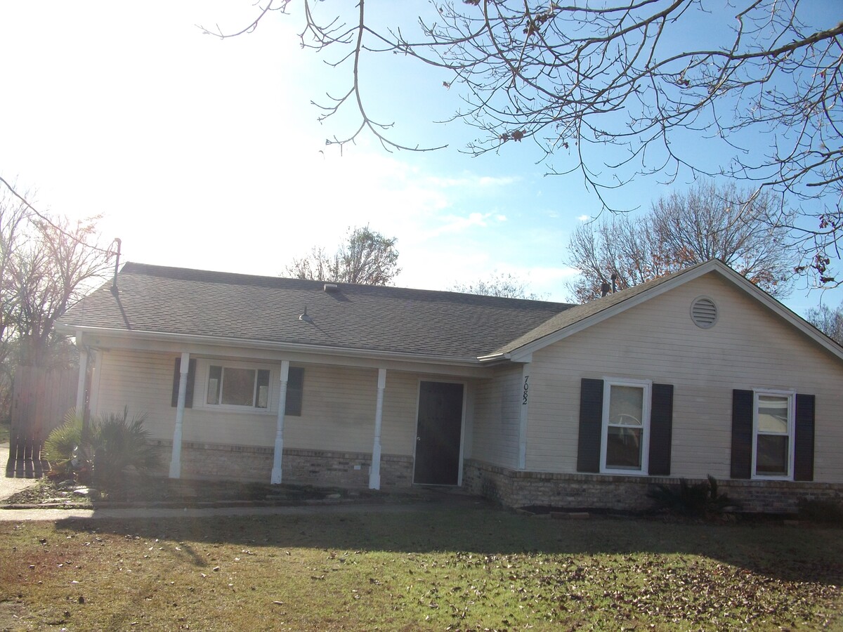 Photo - 7082 Lakeview Dr