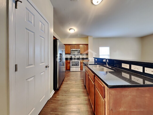 400 Stoney Field Dr