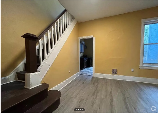 Building Photo - 54 N Farson St Rental