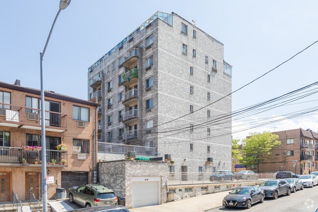 Photo - 76-01 113th St