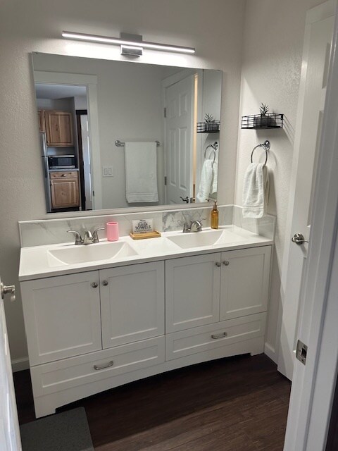 Photo - 44938 Person Loop S