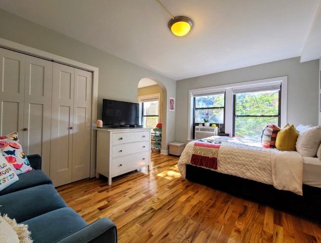 Photo - 556 W Arlington Pl