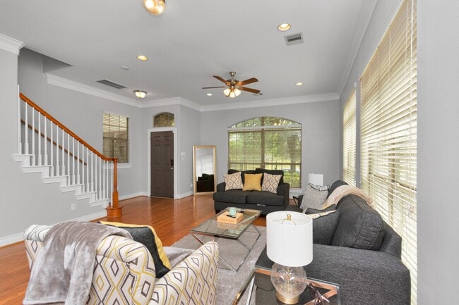 Photo - 9038 Lakes at 610 Dr