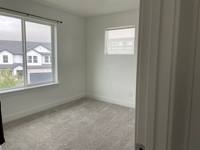 Photo - 98 N Stone Gate Dr