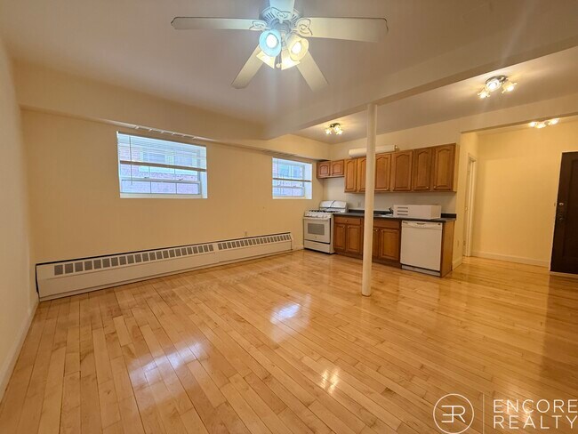 Photo - 1555 Beacon St Unit 2