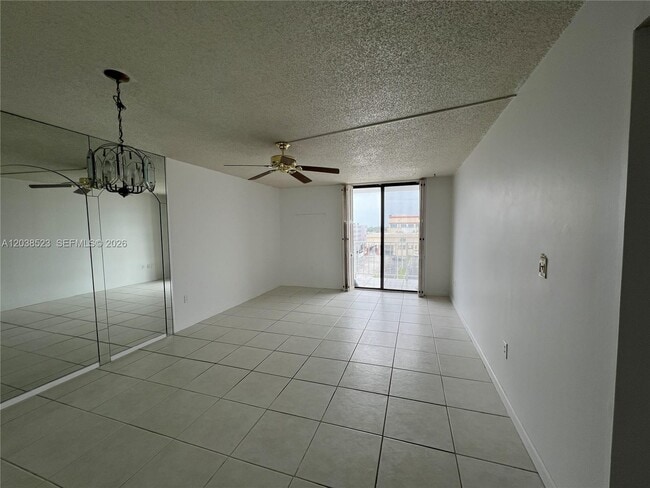 Building Photo - 920 NE 169th St Unit 504
