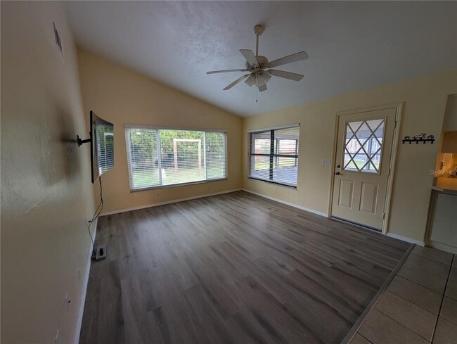 Photo - 2425 Tamarind Dr