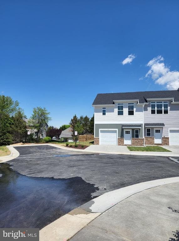 Building Photo - 111 Coralyrose Ct