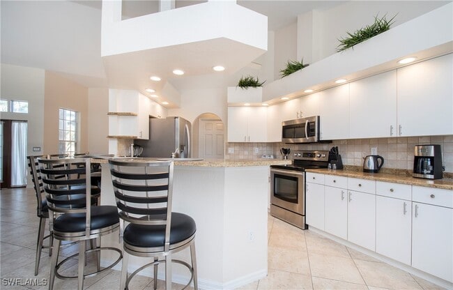 Building Photo - 2806 SW 39th St Rental