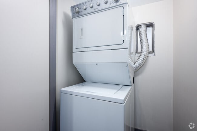 1BR, 1BA - 575SF - Laundry