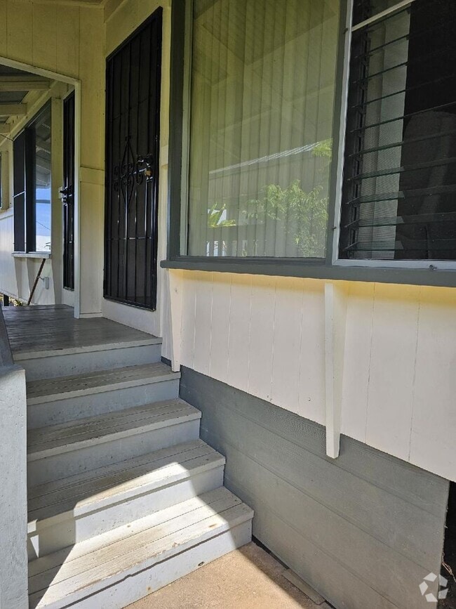 Building Photo - 3 bedroom Unit in Hilo Town Rental