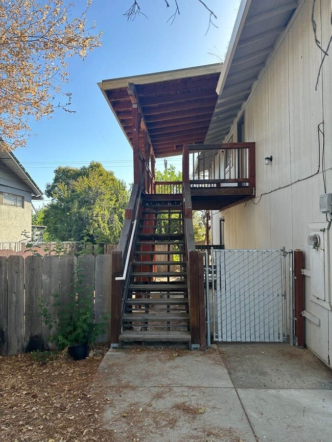 Photo - 1441 Pleasant St