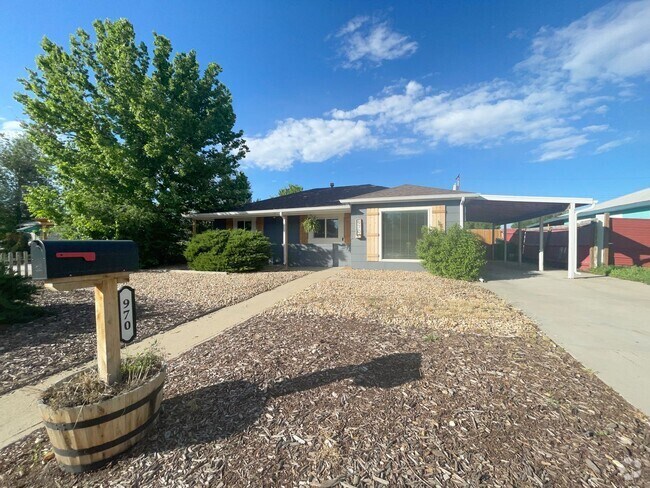 Building Photo - IMPROVED PRICE!!!!!! Gorgeous 3 bedroom r... Rental