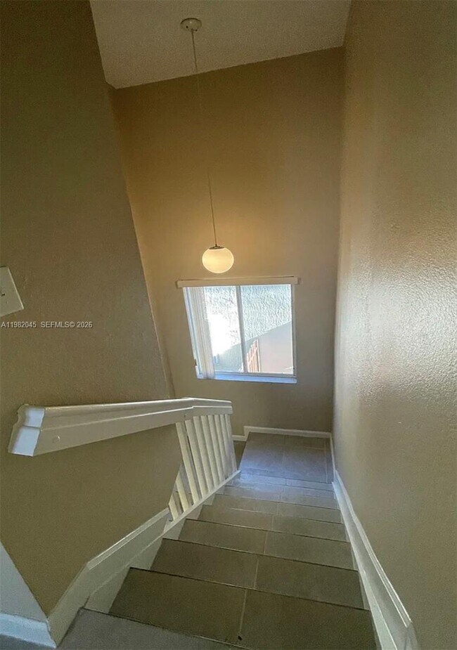 Photo - 390 NE 35th Ave