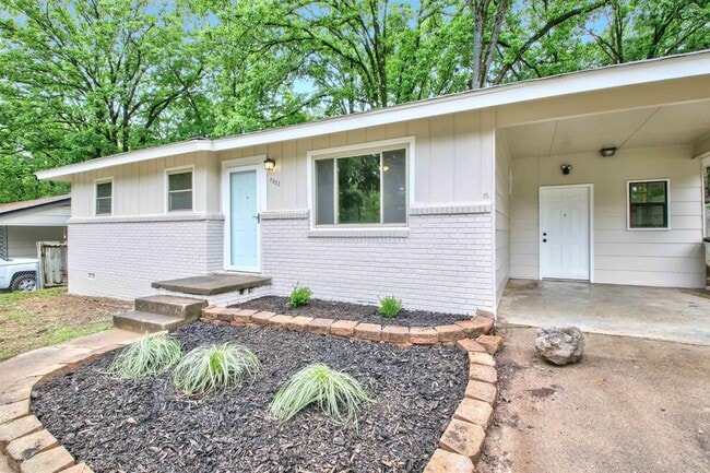 Photo - 7002 W Wakefield Dr House