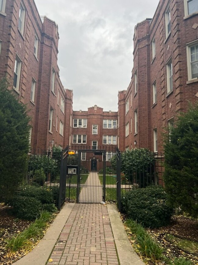 Belmont-Cragin One Bed/1 Bath! Cats welcom... - Belmont-Cragin One Bed/1 Bath! Cats welcom... Apartment Unit 4848-A1