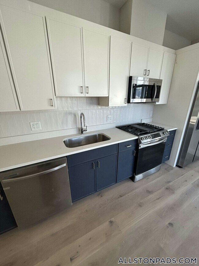 Photo - 157 Everett St Unit 201