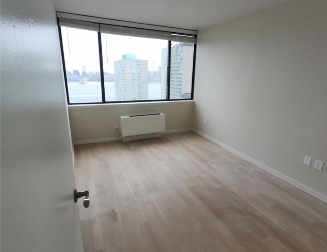 Photo - 45 River Dr S Unit 2914