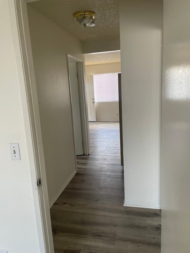 Hall leading to 2 other Bedrooms and Full Bath - 1515 W 84th Pl Unit 1511