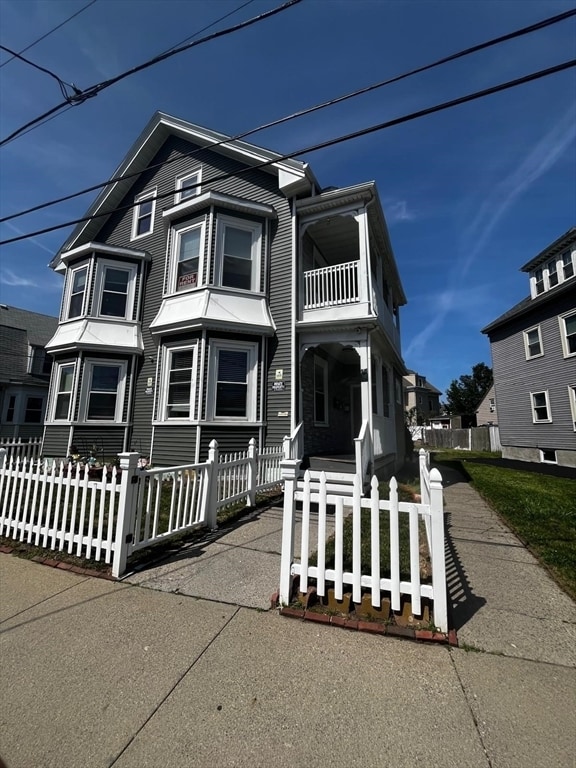 Photo - 18 Basset St Townhome