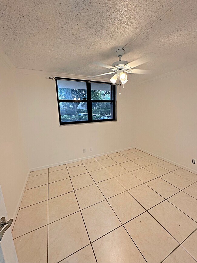 Photo - 110 Lake Emerald Dr Unit 103