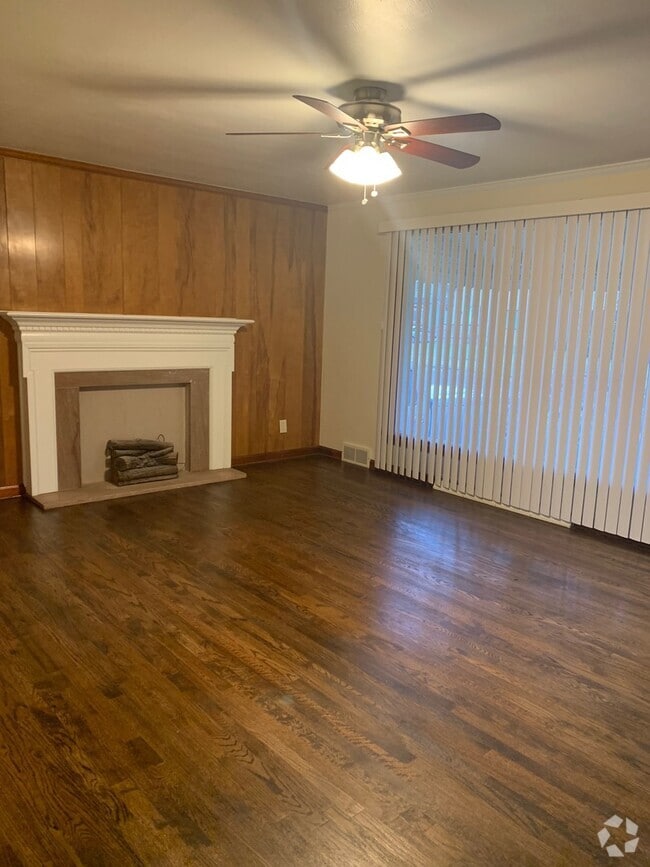 Building Photo - 212 E Kline St Rental