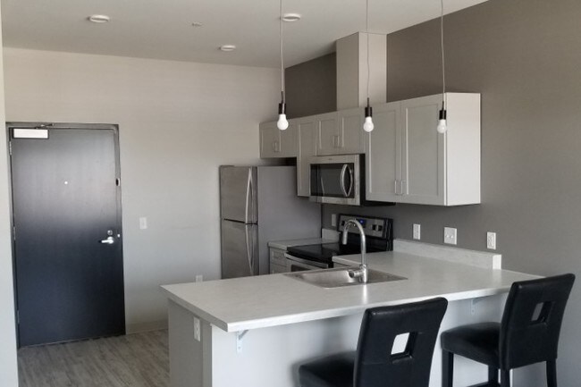 Photo - Leo & Alpine