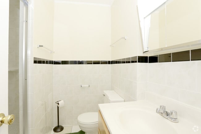 2 Bedroom - Master Bathroom