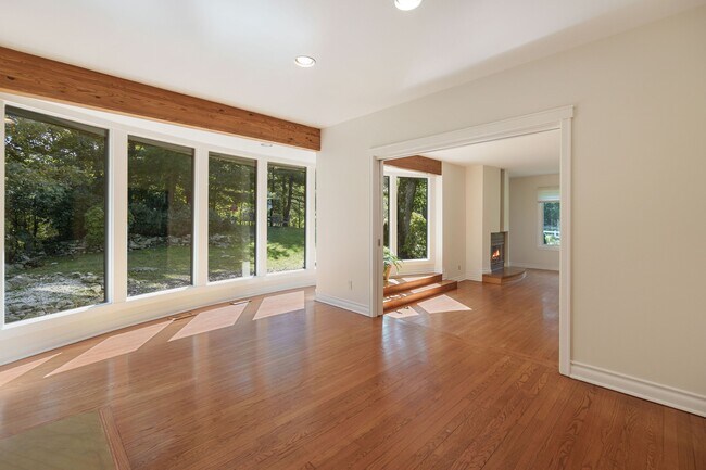 Photo - 388 Taconic Rd
