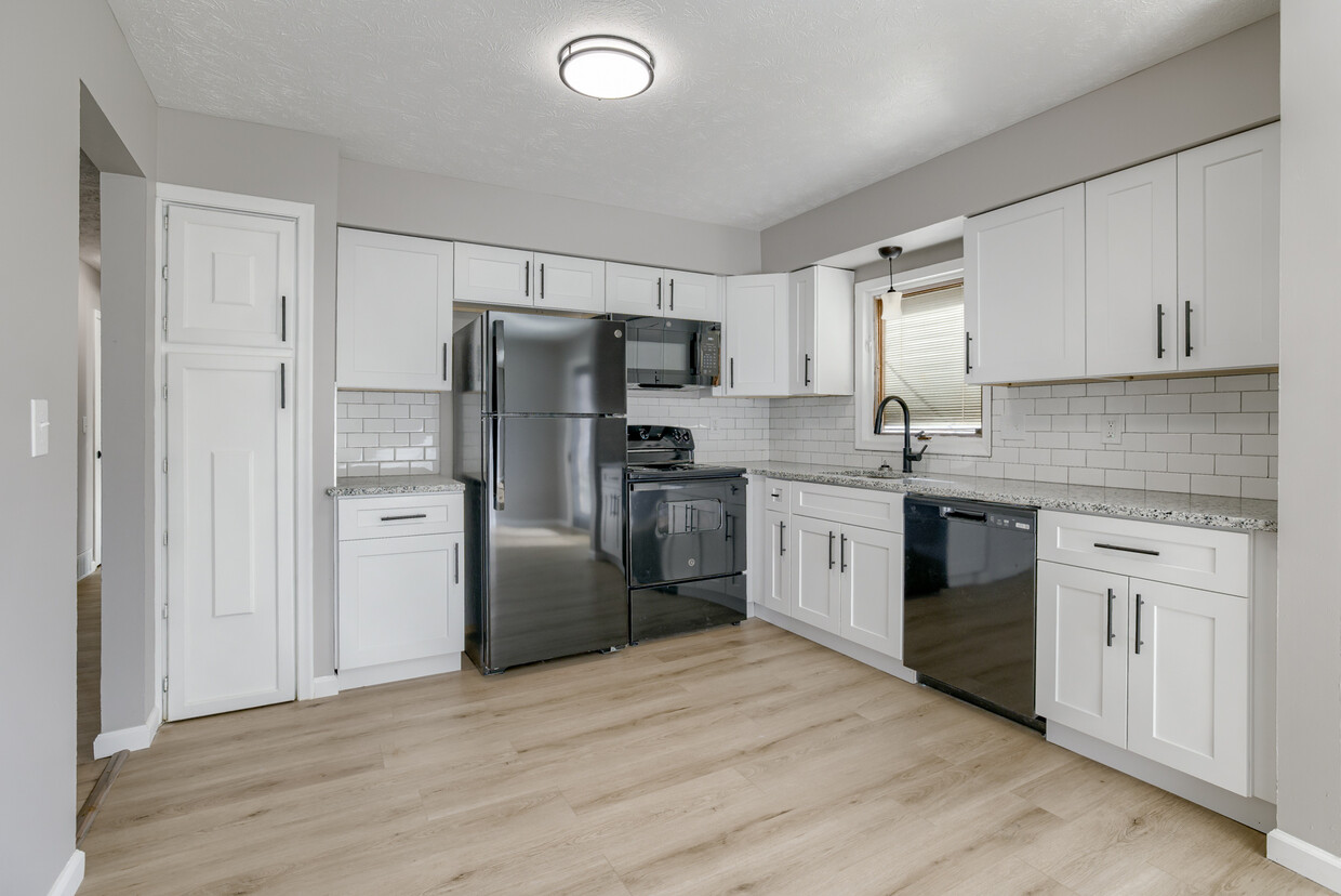 Photo - 10919 Farnam St (Omaha, NE)