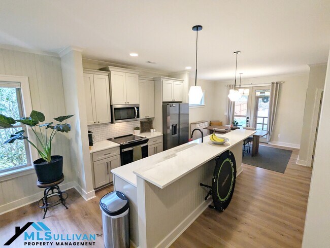 Photo - 2975 Carolyn Dr